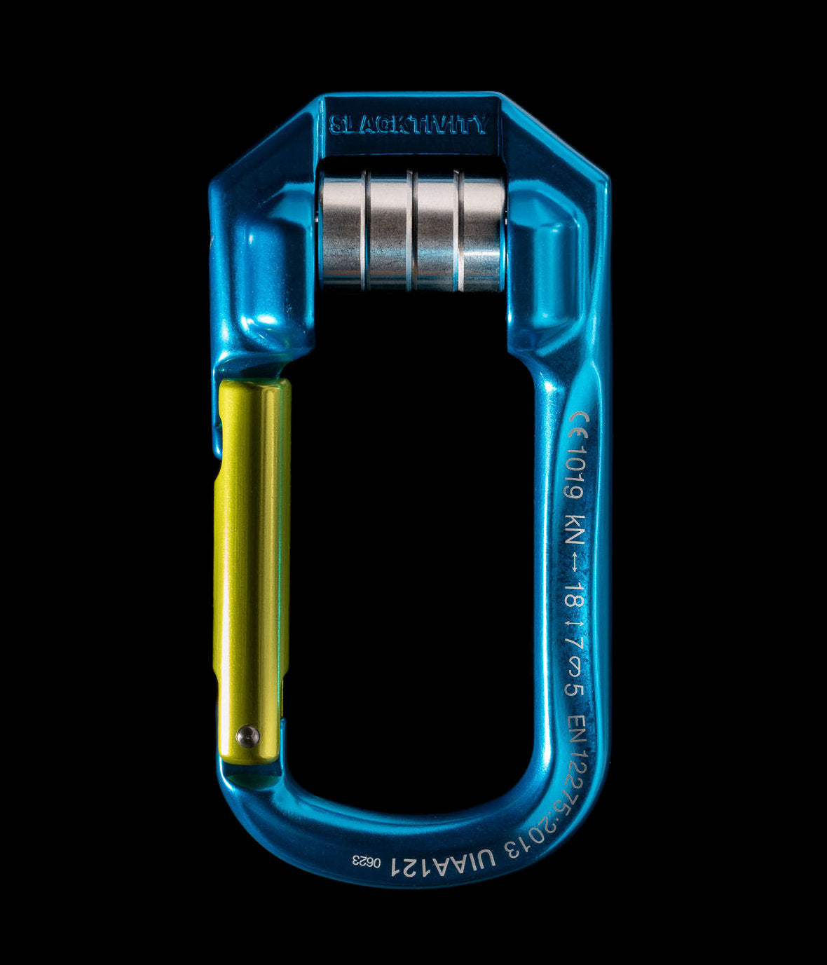 HangOver Royal（ハングオーバー ロイヤル）の刻印面 SLACKTIVITYロゴとCE1019・18kN表記のあるプーリーカラビナ