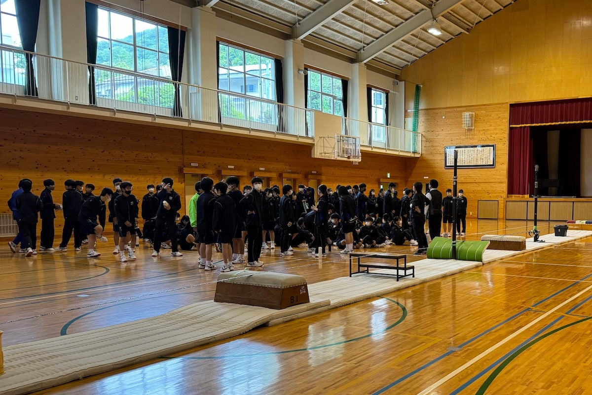 スラックライン体験授業 学校 体育館 児童・生徒